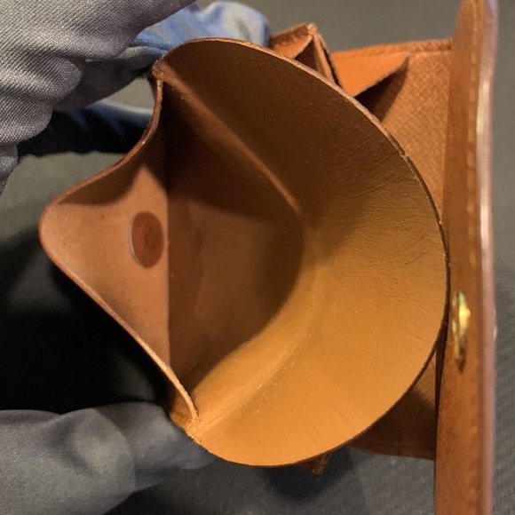 Louis Vuitton Coin Purse - Picture 16 of 16